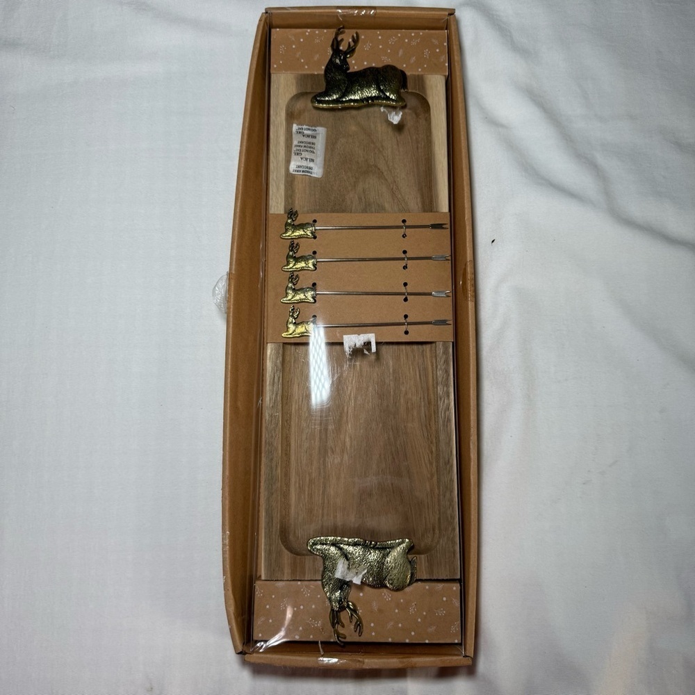 Deer Wilderness Themed Wood Tray + set of 4 metal Cocktail Picks - Cheese & Meat